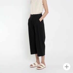 7115 by Szeki Signature Unisex Pleated Trouser (Black)